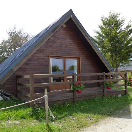 Chalet Familial Pres De Vichy, Terrasse, Animaux Acceptes - Fr-1-489-274 Le Vernet  Exteriér fotografie